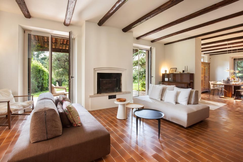 Communal lounge/ TV room, Living room