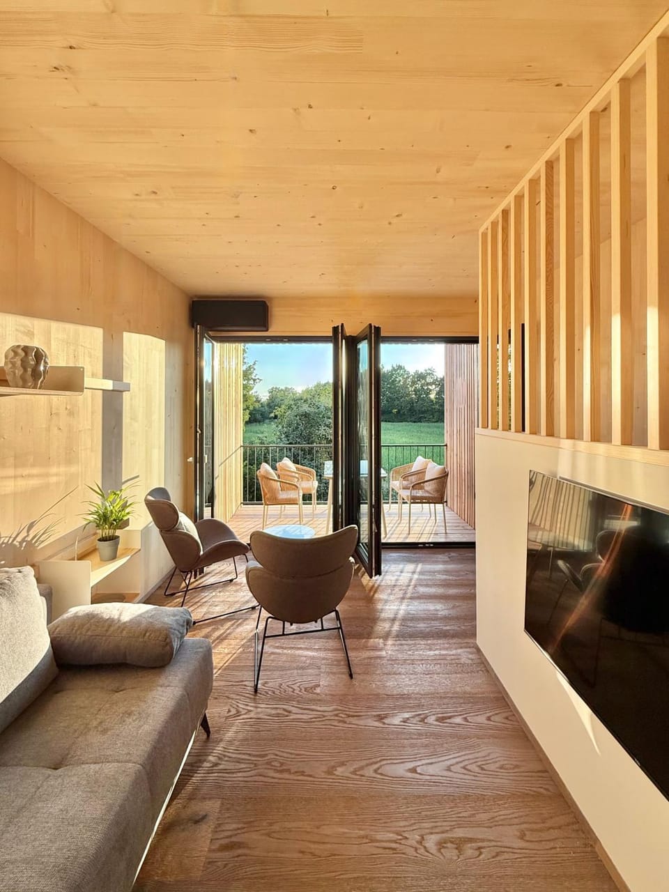 TV and multimedia, Balcony/Terrace, Balcony/Terrace, Living room, Entertainment, Sunset