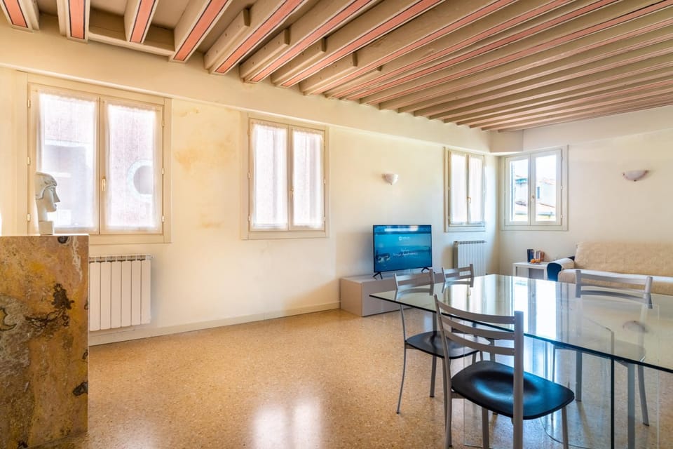 Communal lounge/ TV room, TV and multimedia, Meeting/conference room