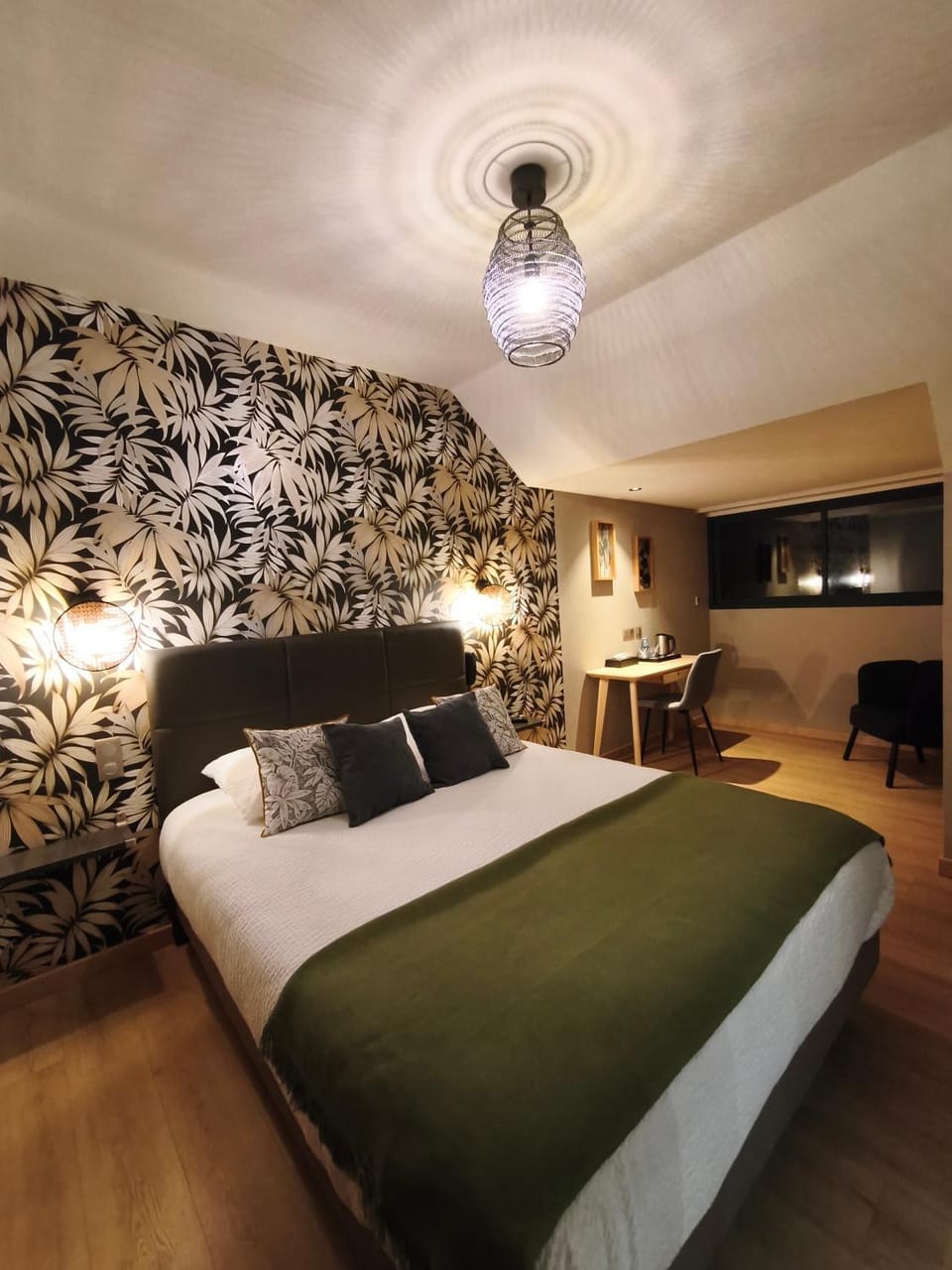 Photo of the whole room