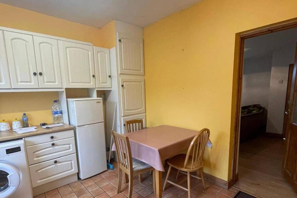 Kitchen or kitchenette, Seating area, Dining area, minibar