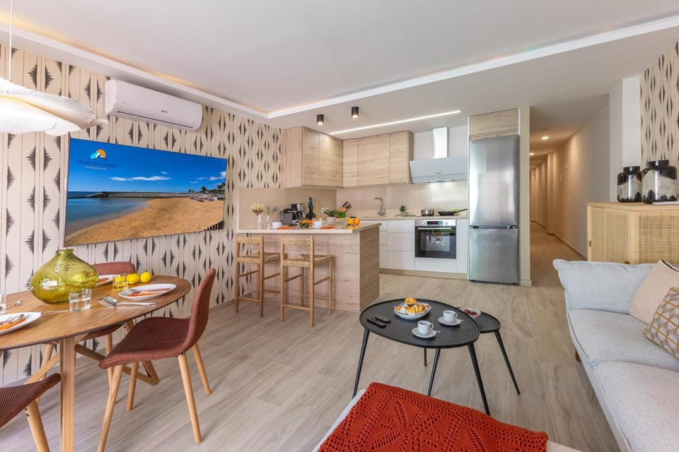 Kitchen or kitchenette, Seating area