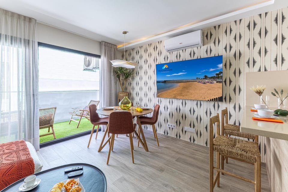 TV and multimedia, Living room, Dining area