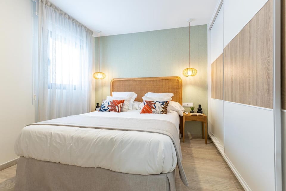Bed, Photo of the whole room, Bedroom