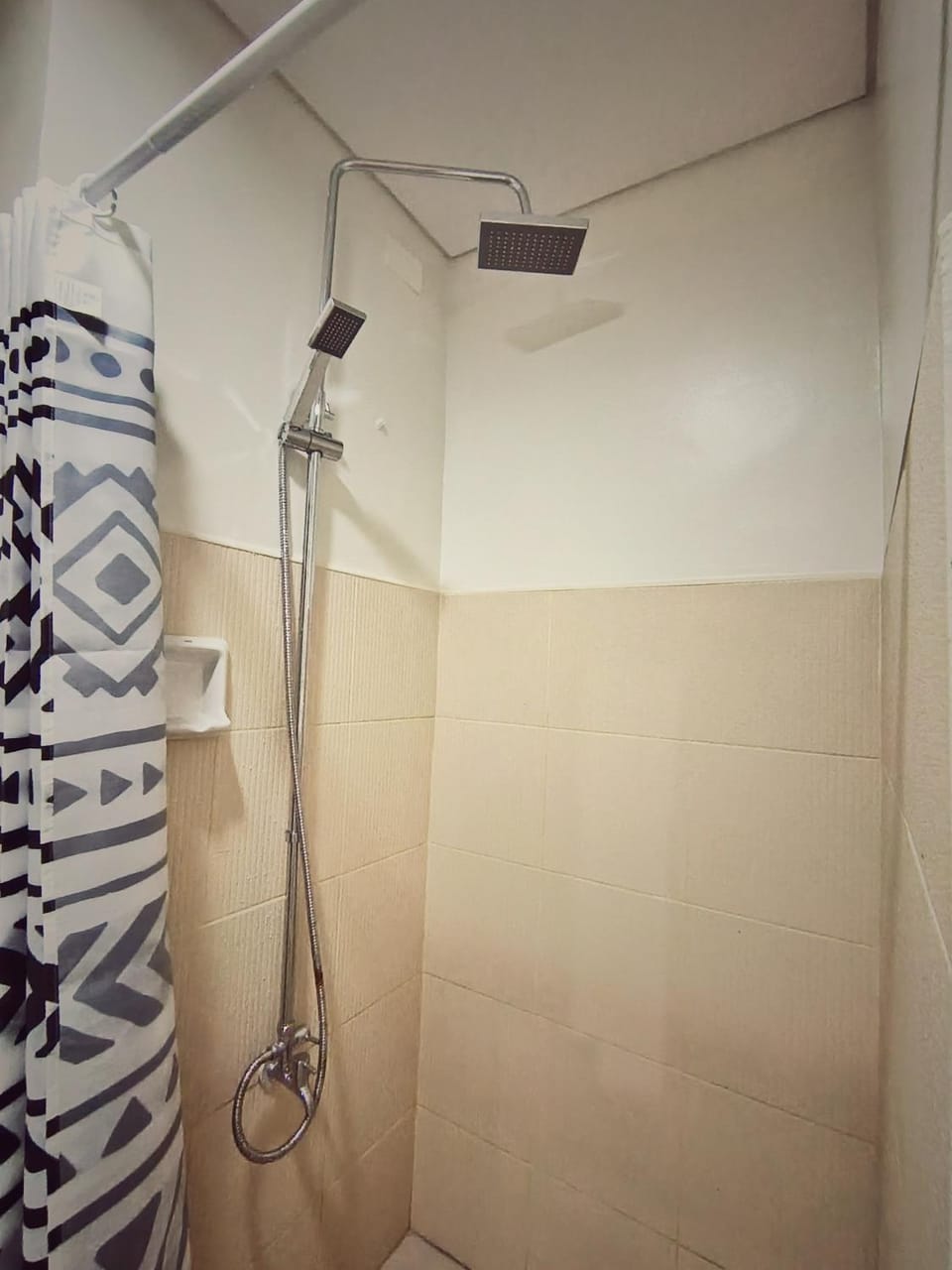 Paean's Pods at Bloom Apartment hotel in Muntinlupa