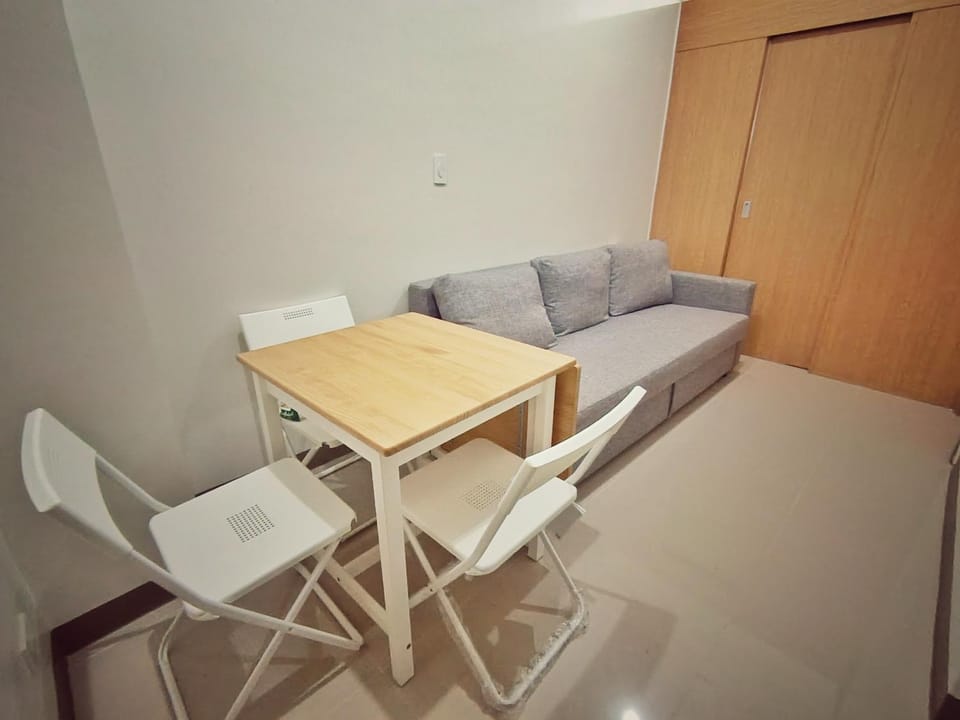 Paean's Pods at Bloom Apartment hotel in Muntinlupa