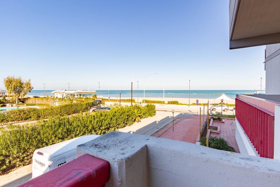 Property building, View (from property/room), Balcony/Terrace