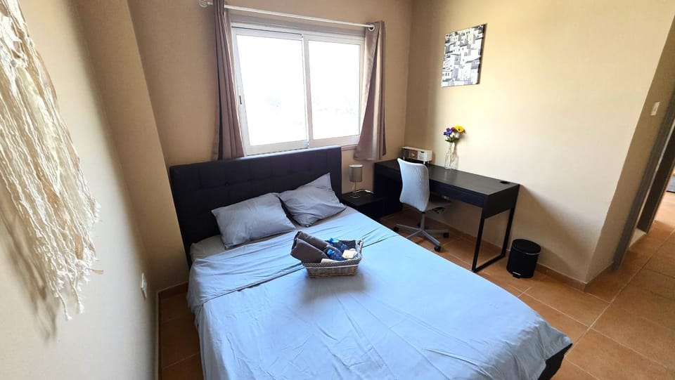 Bed, Photo of the whole room, Seating area, Bedroom, towels