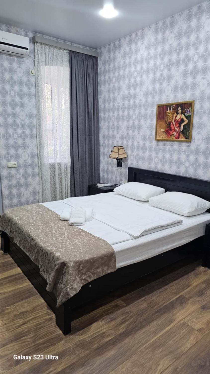 Bed, Photo of the whole room