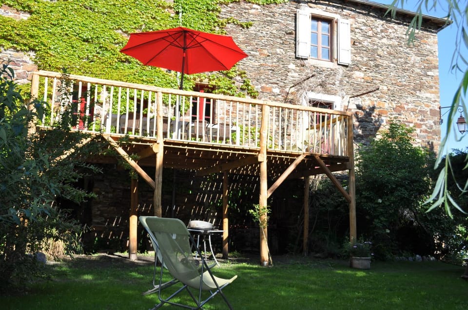 Property building, Patio, Garden, Garden view