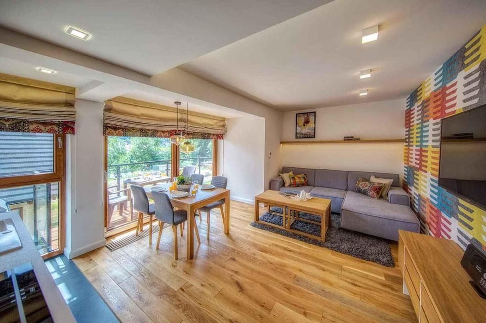 Bed, Living room, Photo of the whole room, Seating area, Dining area, Bedroom