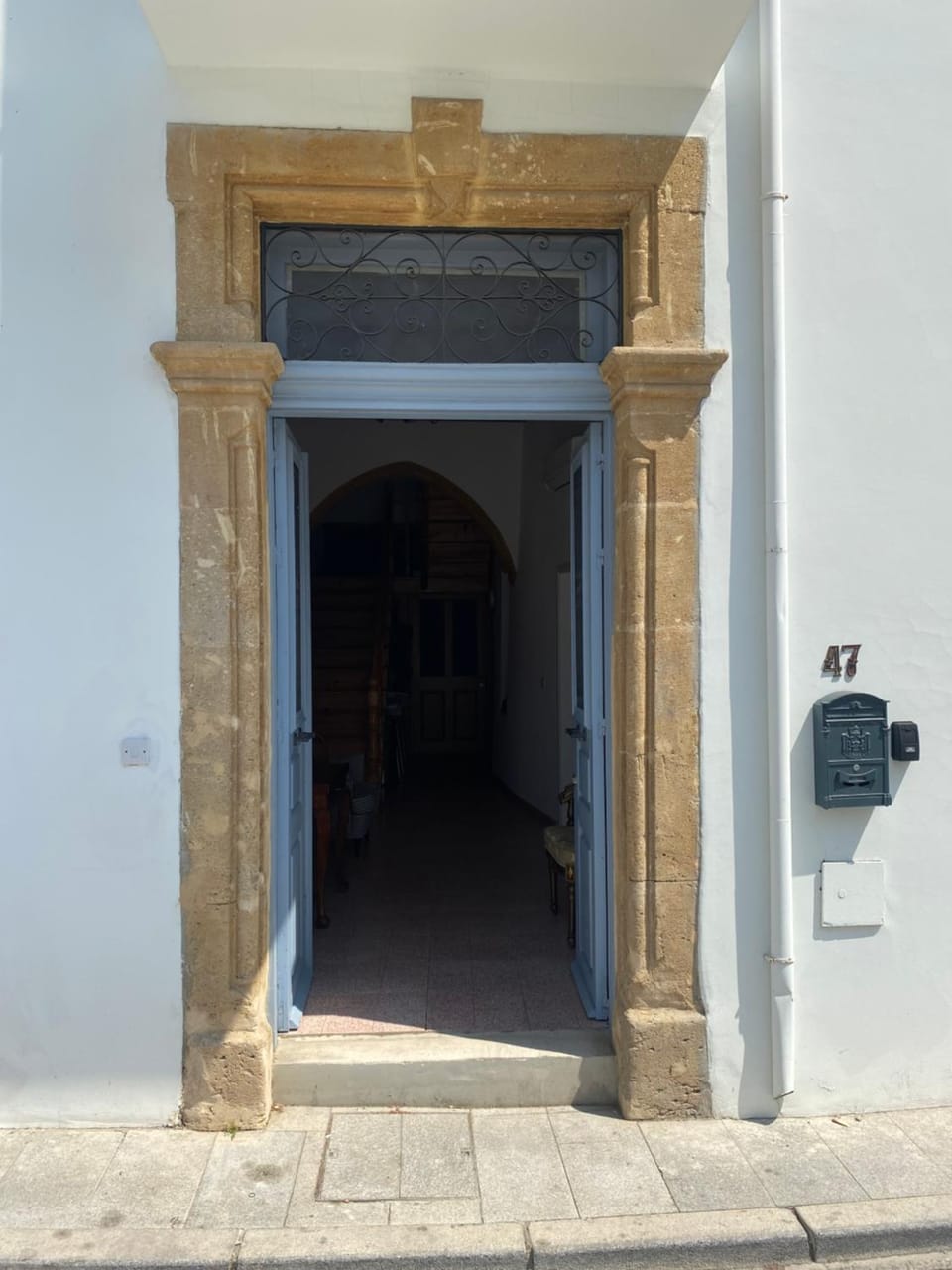 Facade/entrance