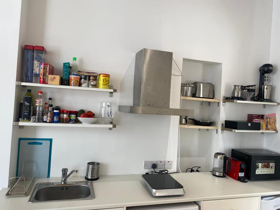 Coffee/tea facilities, Kitchen or kitchenette