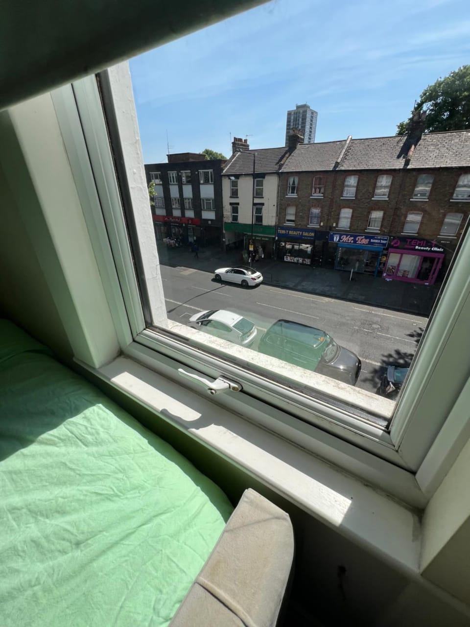 Mita Flat Bed and Breakfast in London