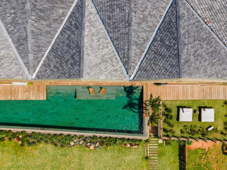Property building, Day, Garden, Garden view, Pool view, Swimming pool