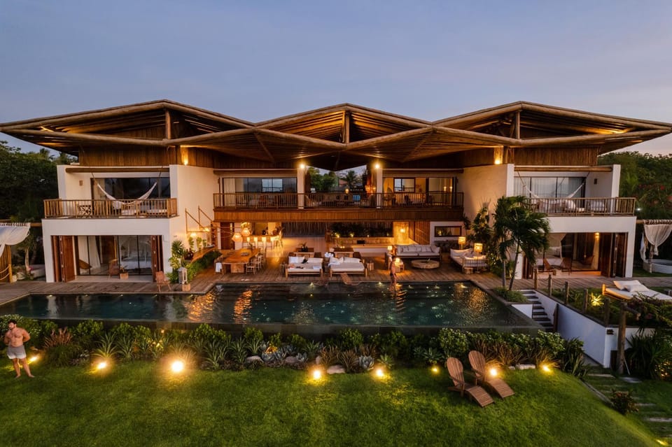 Property building, Patio, Day, Natural landscape, Garden, Garden view, Pool view, Swimming pool, sunbed