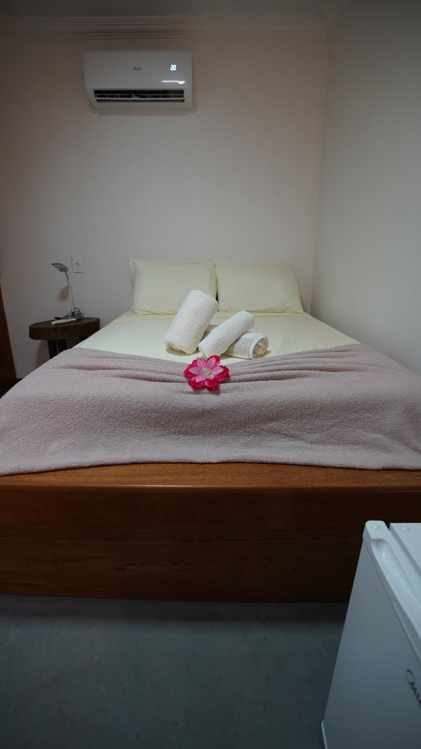 Bed, Bedroom, towels, air conditioner