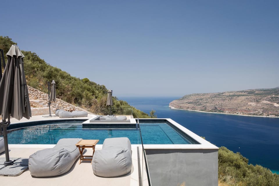 Patio, Day, View (from property/room), Balcony/Terrace, Sea view, Swimming pool, sunbed