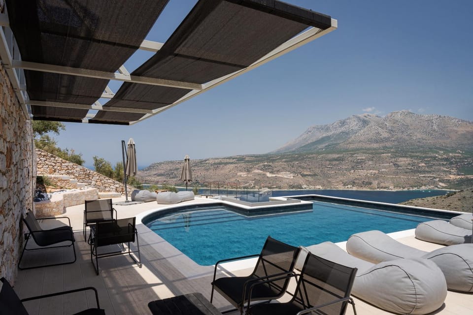 Patio, Day, View (from property/room), Balcony/Terrace, Swimming pool, sunbed
