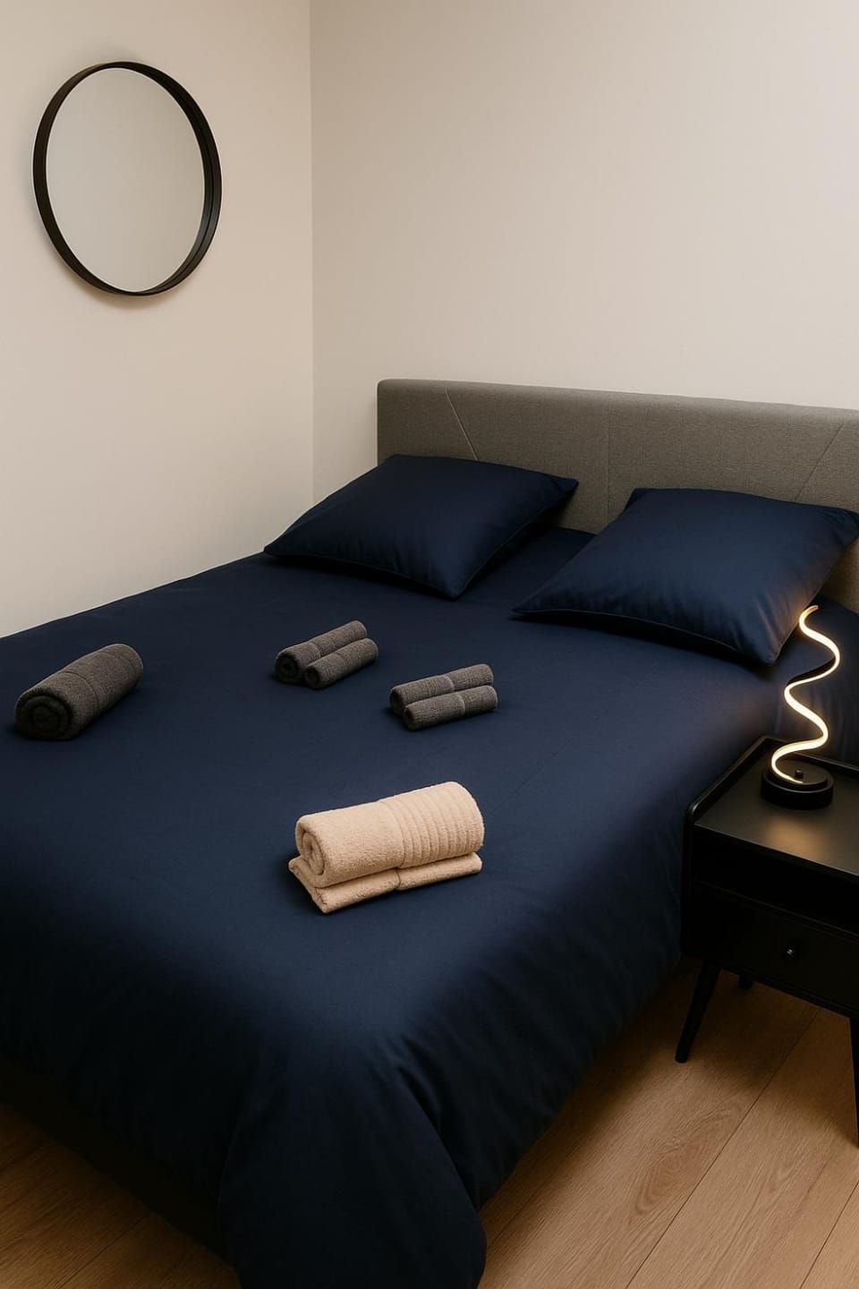Bed, Photo of the whole room, Bedroom, towels
