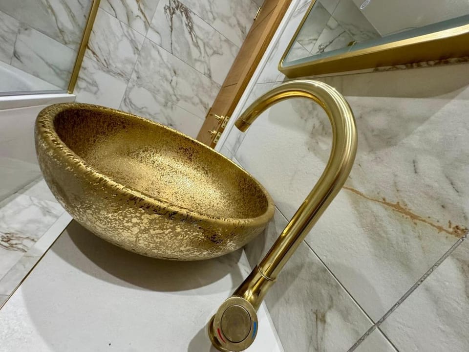 Central Winchester Townhouse House in Winchester