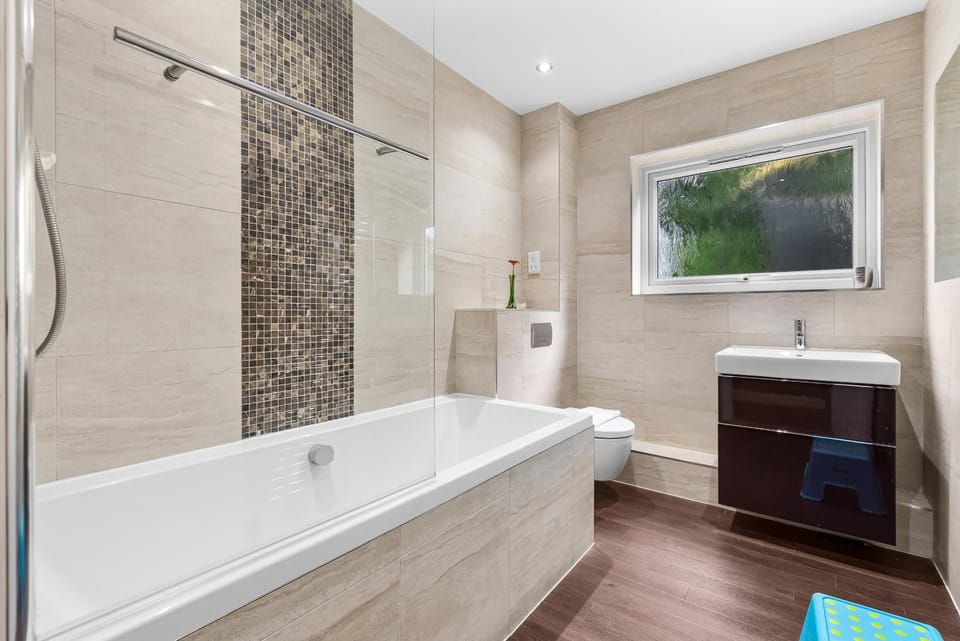 Quirky Family Friendly Home House in Solihull