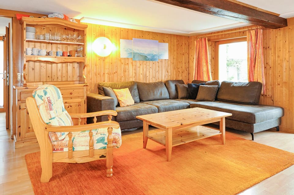 Chalet Les Bardeaux House in Crans-Montana