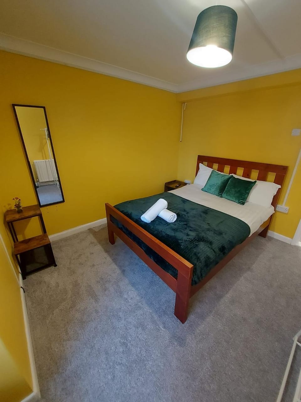 Bed, Photo of the whole room, Bedroom, towels