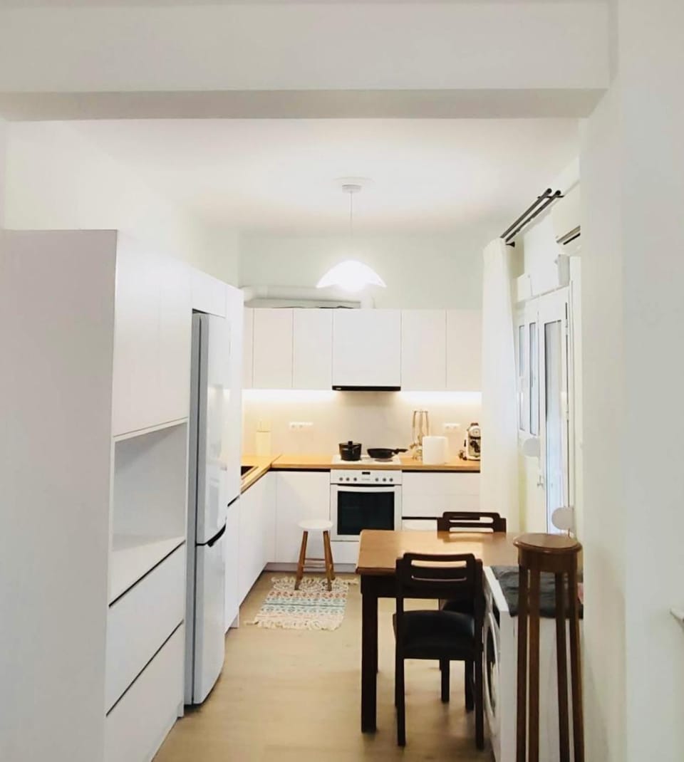 Kitchen or kitchenette, kitchen