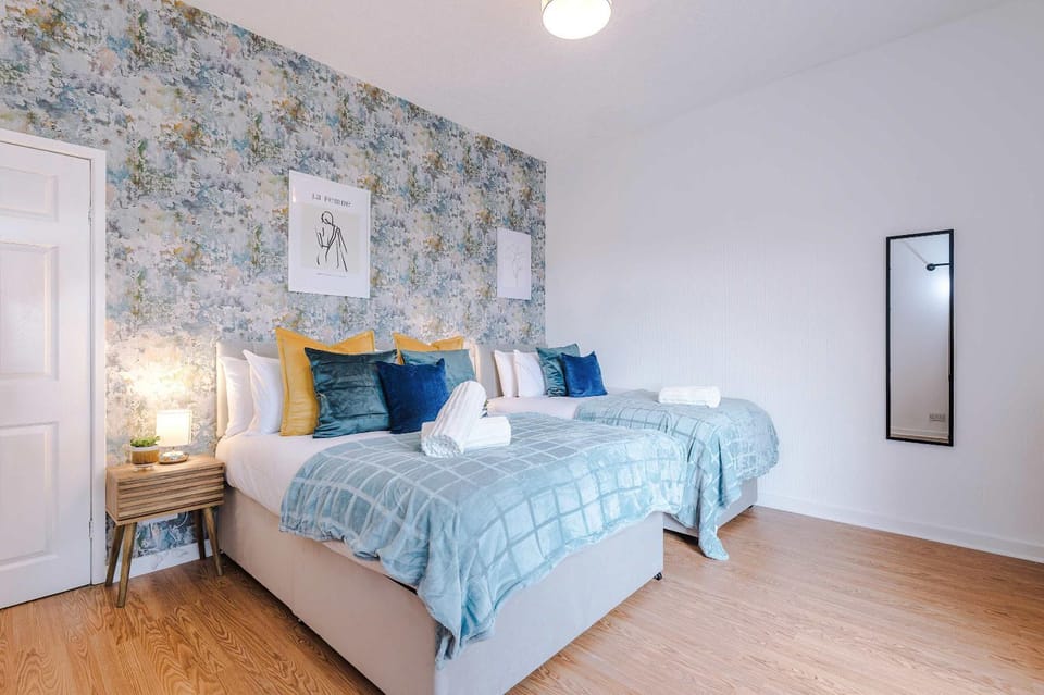 Spacious 2-Bed Home 5mins to Co-op Live & Etihad Campus w Free Parking House in Manchester