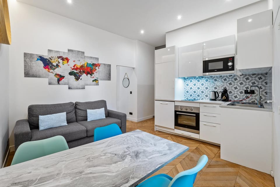 Kitchen or kitchenette, Living room, Seating area, Dining area, oven, stove
