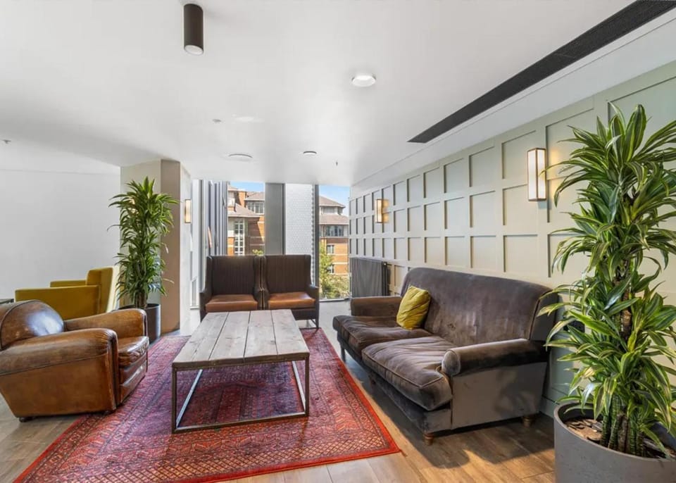 Communal lounge/ TV room, Living room, Seating area