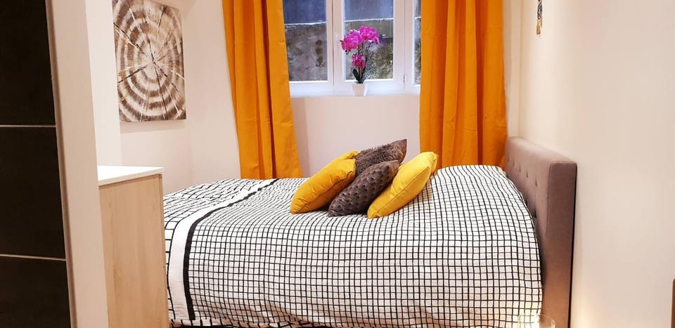 Bed, Bedroom