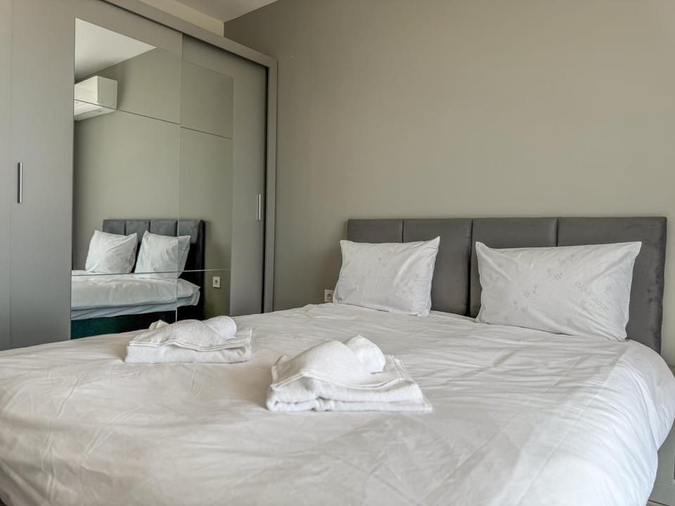 Bed, Photo of the whole room, Bedroom, towels, wardrobe