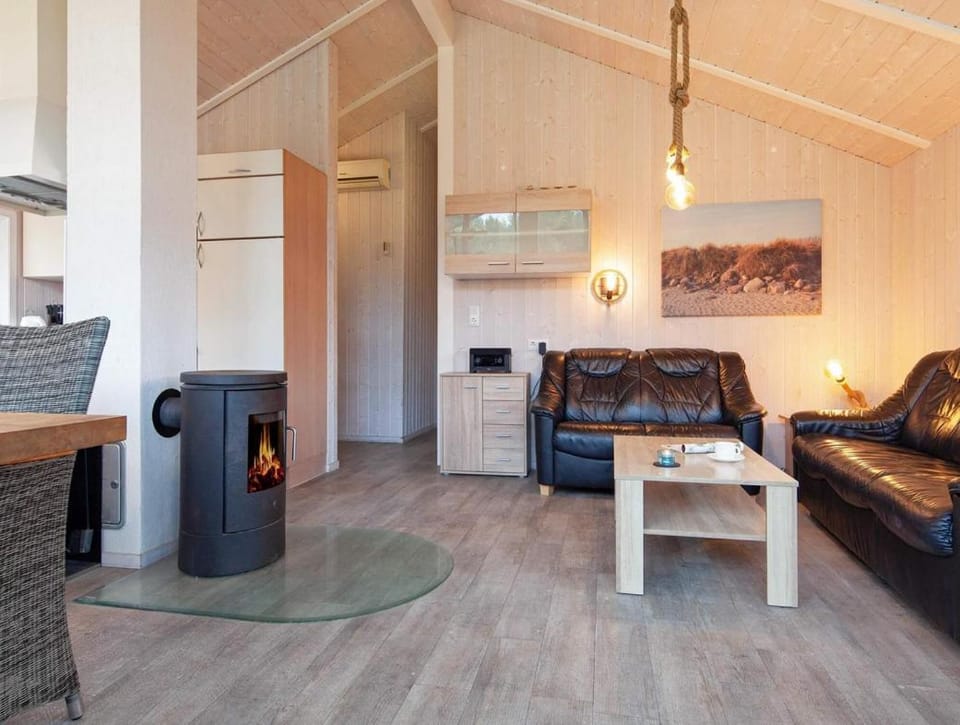 Living room, oven