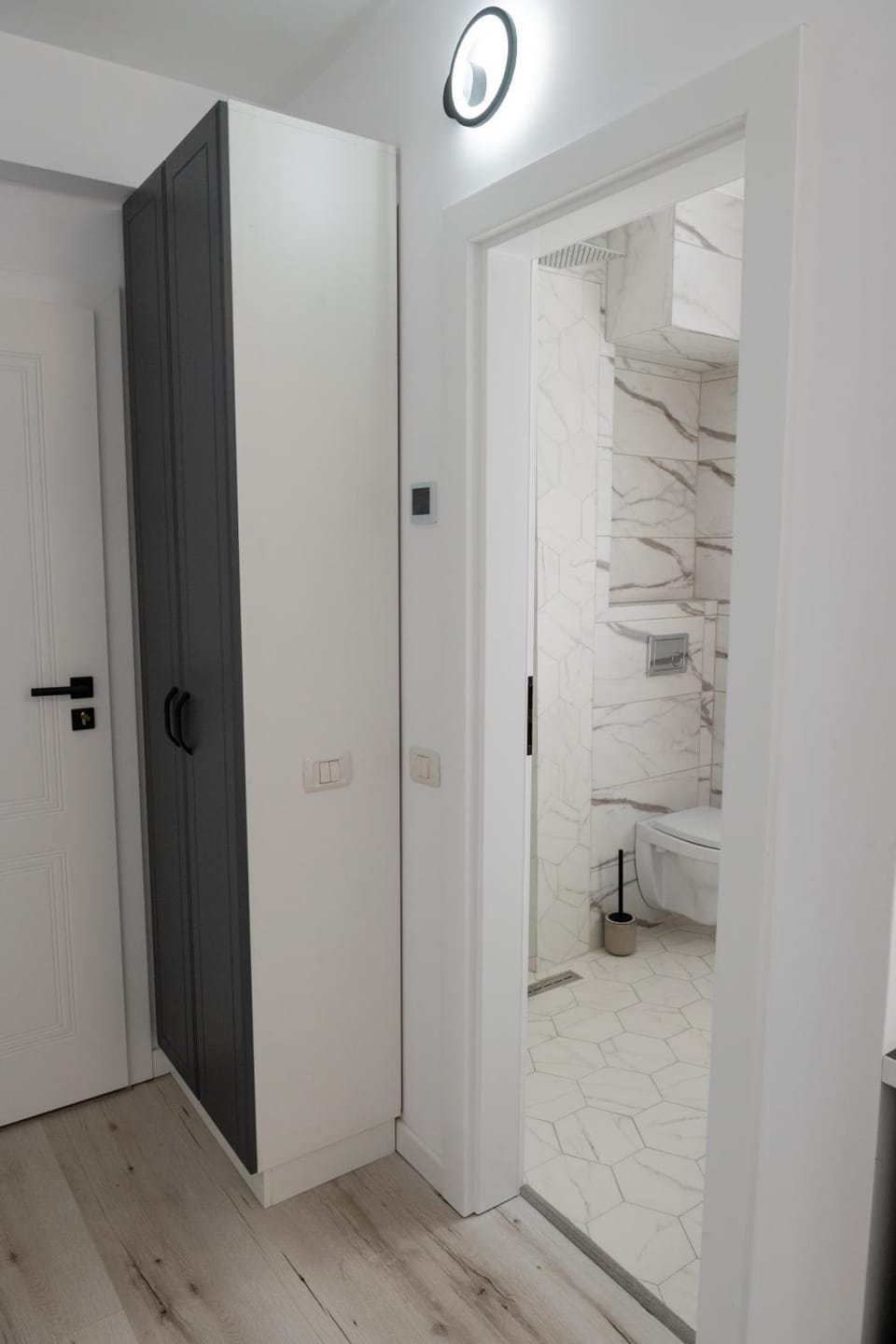 Shower, Bathroom, Photo of the whole room, wardrobe