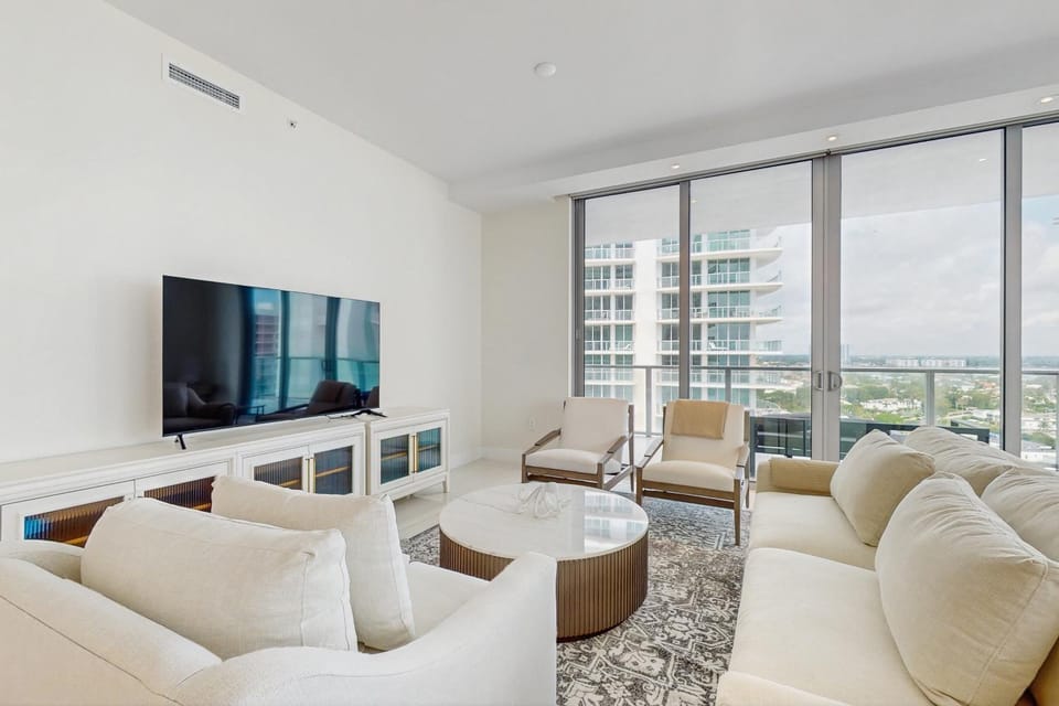 Tranquil Tides Apartment in Riviera Beach