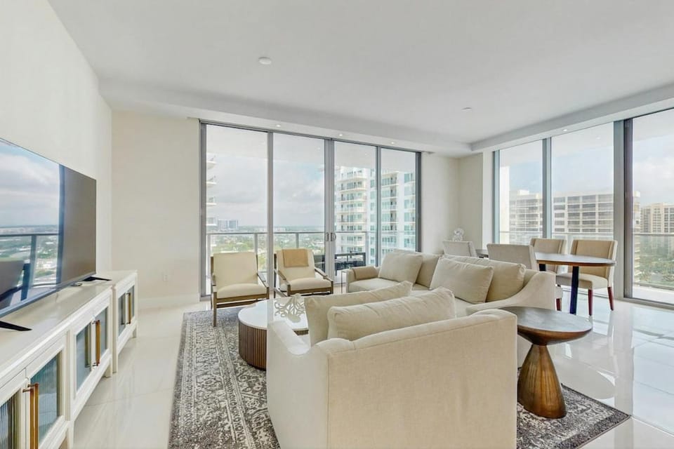 Tranquil Tides House in Riviera Beach