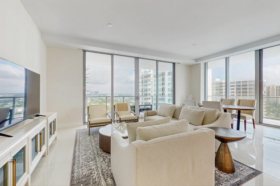 Tranquil Tides Apartment in Riviera Beach