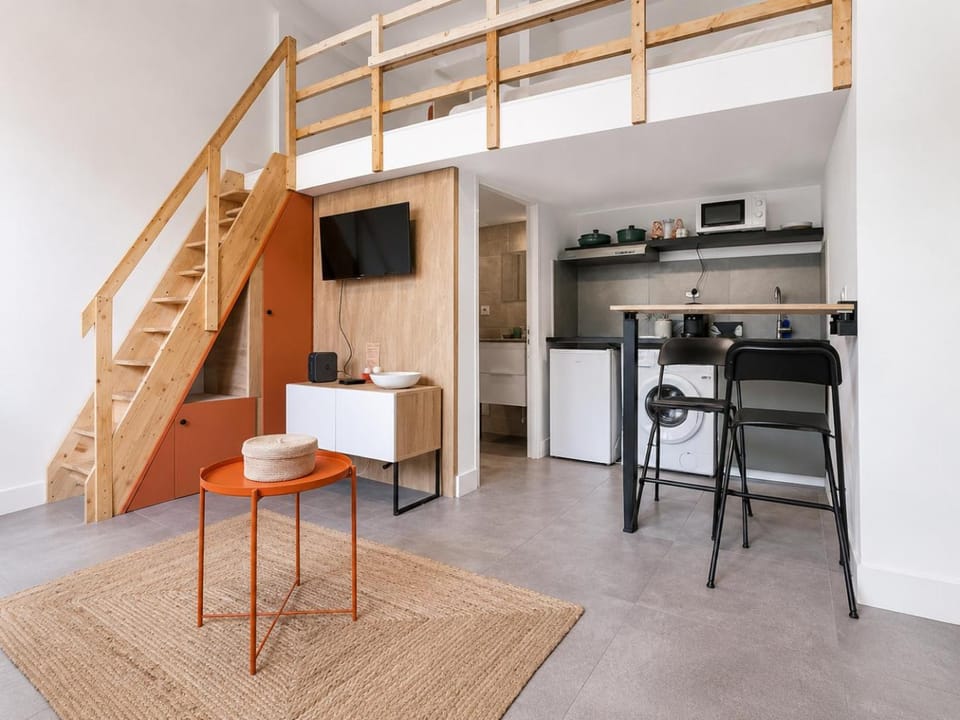 TV and multimedia, Kitchen or kitchenette, Living room, Dining area