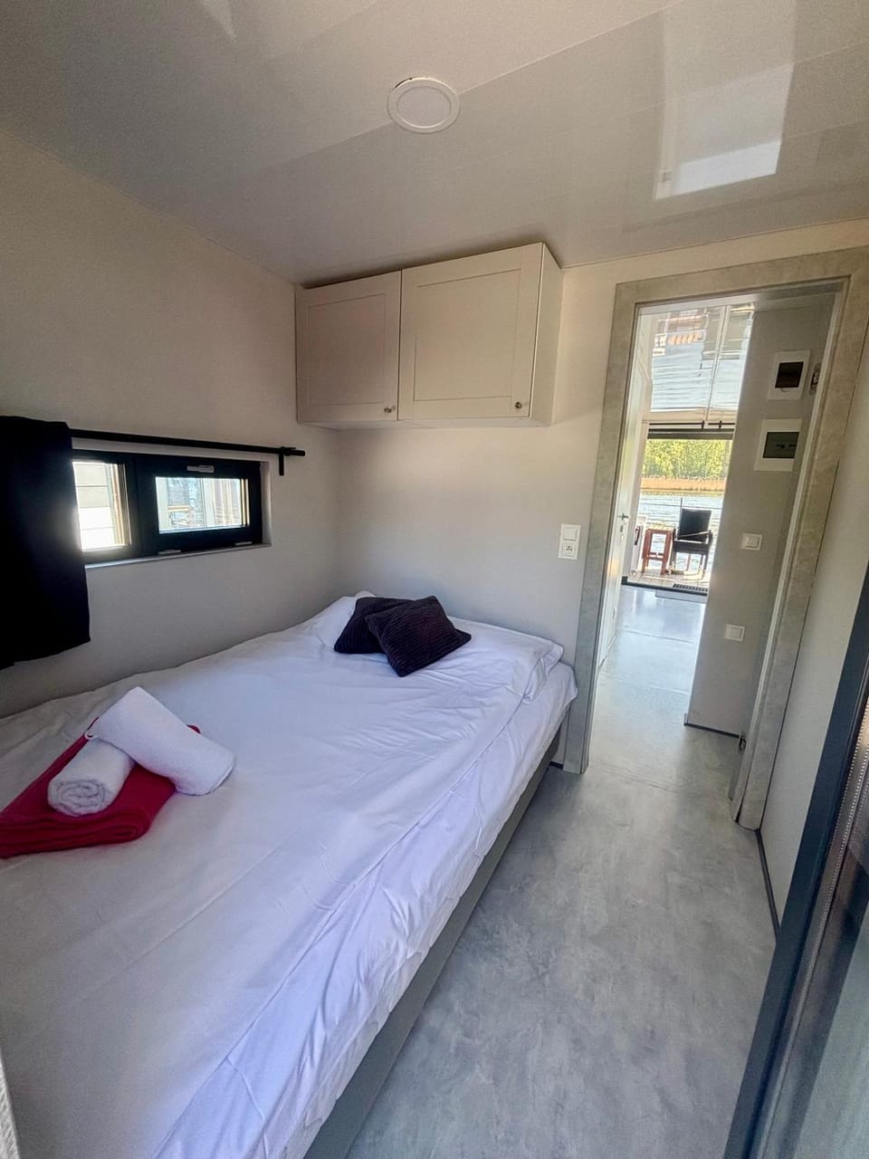 Dom na wodzie , Morgan Apartment in West Pomeranian Voivodeship, Poland