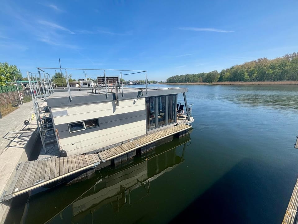 Dom na wodzie , Morgan Apartment in West Pomeranian Voivodeship, Poland