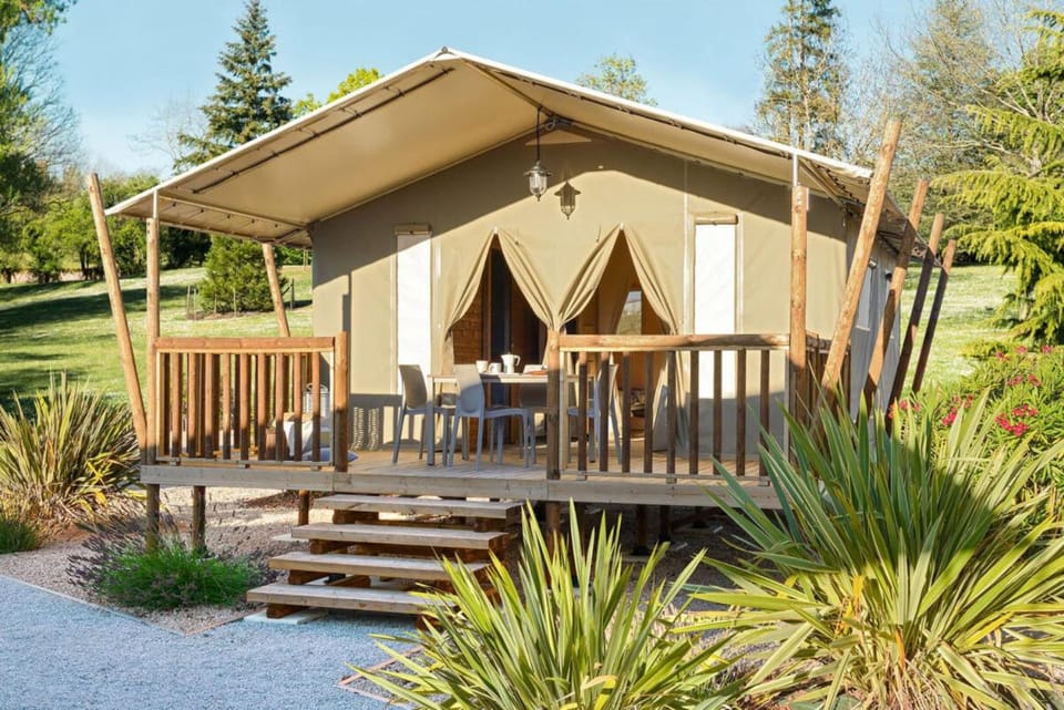 Camping Domaine le Quercy Campground/ 
RV Resort in Occitanie
