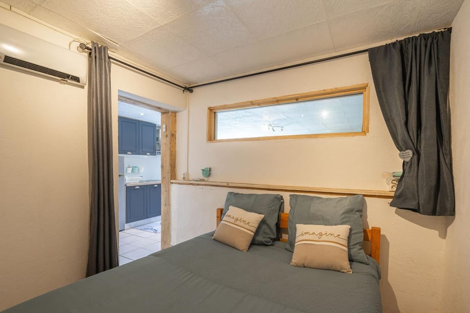 Property building, Living room, Bedroom