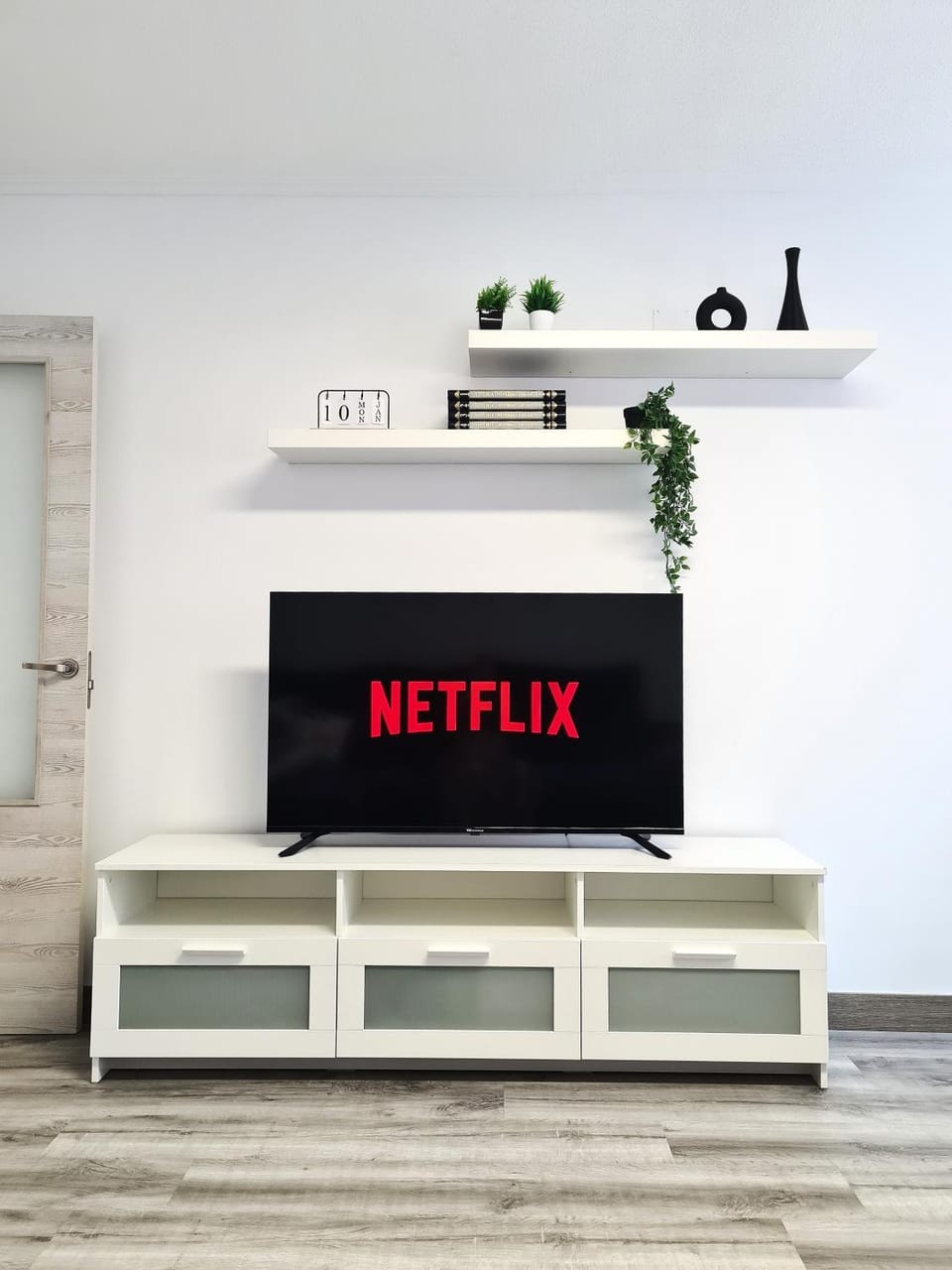 Communal lounge/ TV room, TV and multimedia, Living room