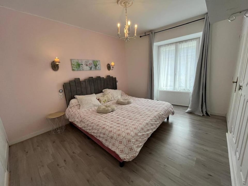 Appart 2 chambres - Oliver's home - LE LUDE à 2 pas du Chateau Apartment in Pays de la Loire