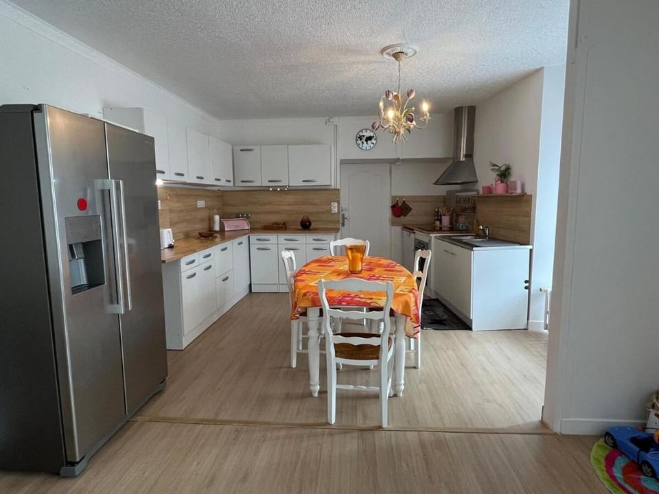 Appart 2 chambres - Oliver's home - LE LUDE à 2 pas du Chateau Apartment in Pays de la Loire