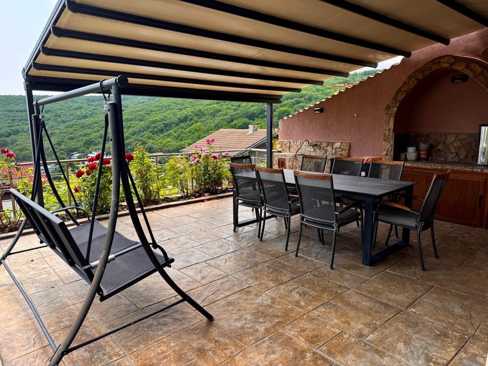 Patio, Natural landscape, Balcony/Terrace, Seating area
