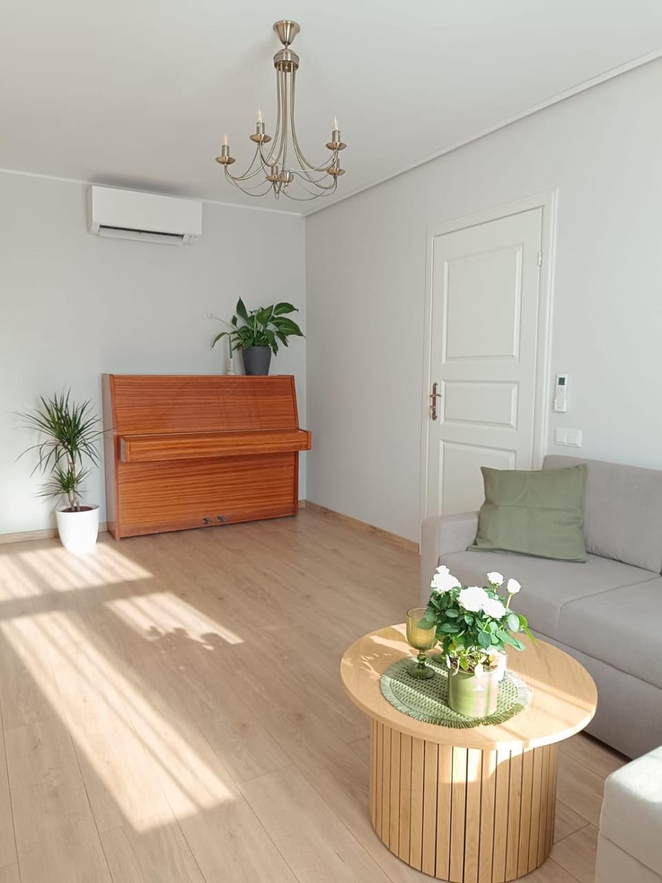 Living room, air conditioner