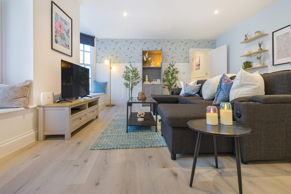 Communal lounge/ TV room, TV and multimedia, Living room, Seating area